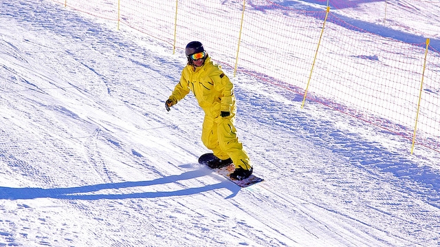  Snowboard downhill 